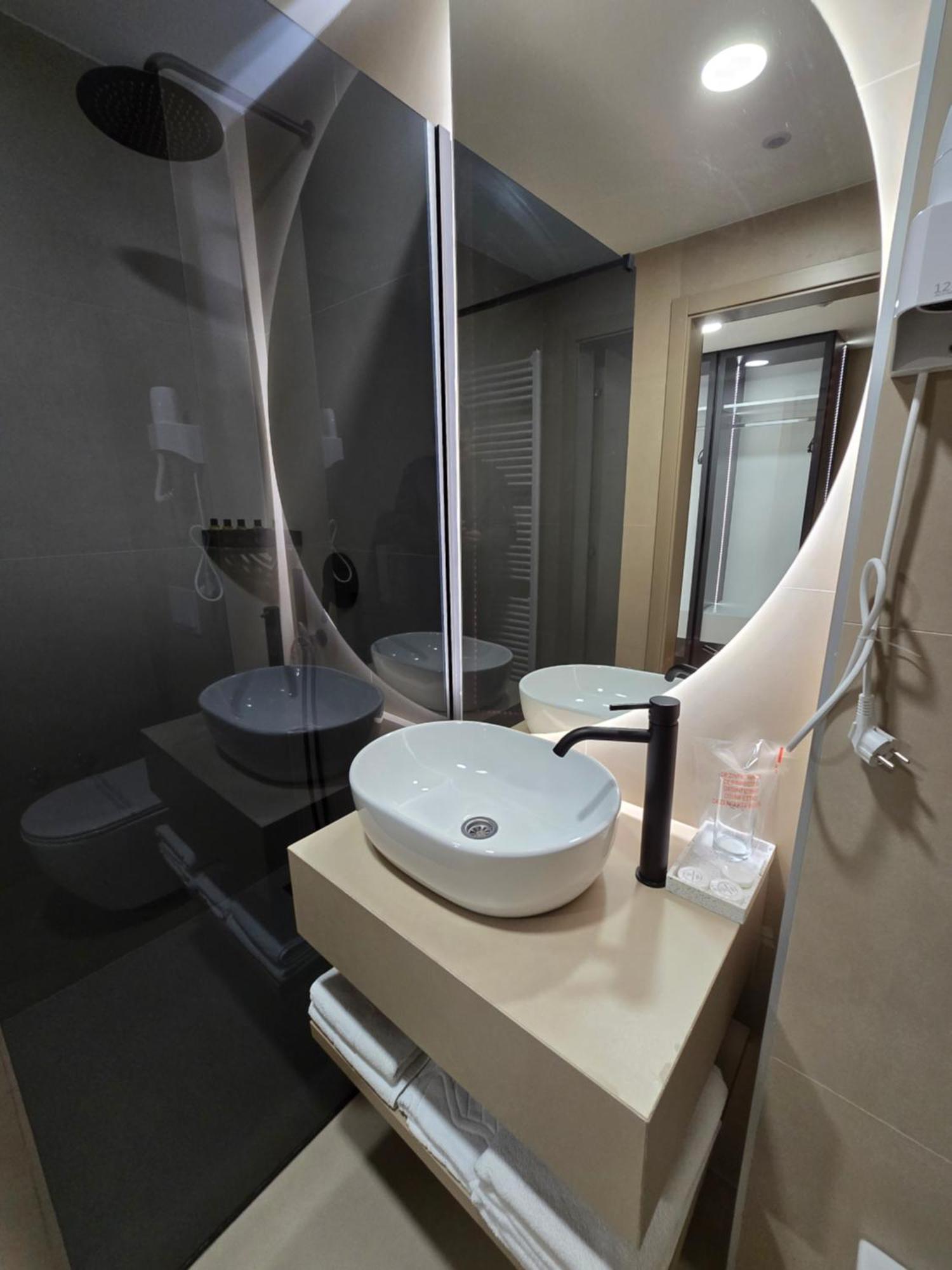 Hotel In Zepce 外观 照片