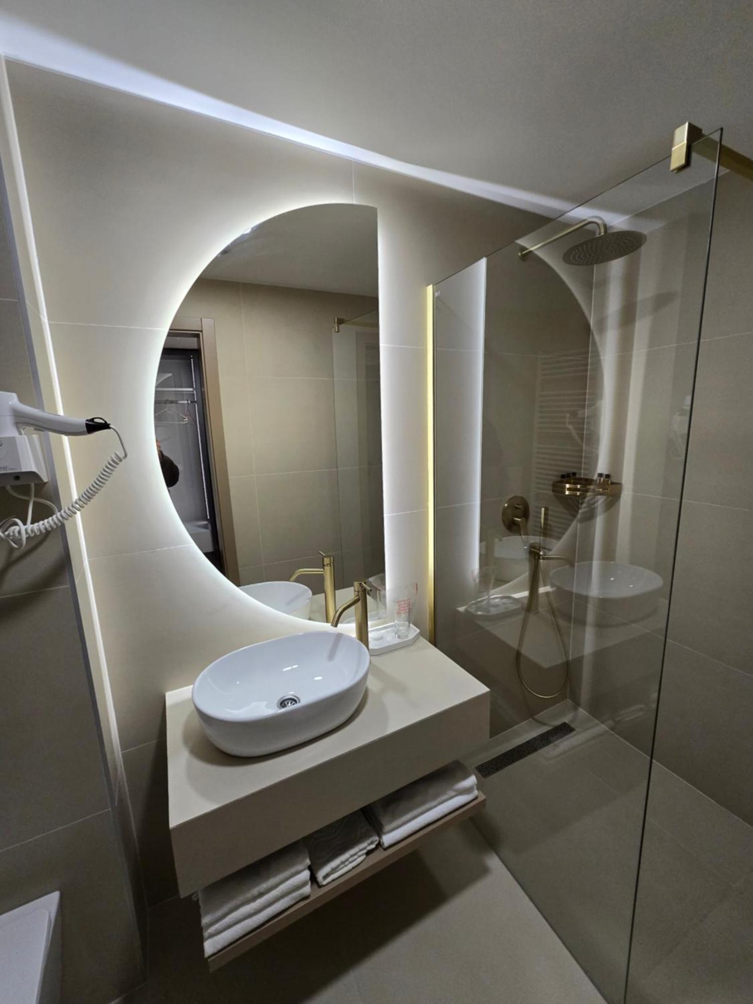 Hotel In Zepce 外观 照片