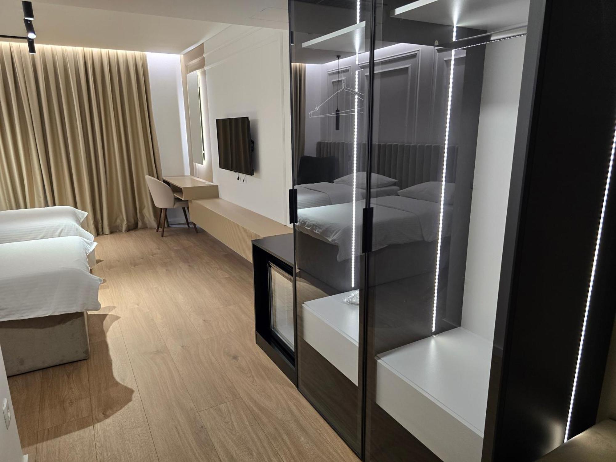 Hotel In Zepce 外观 照片